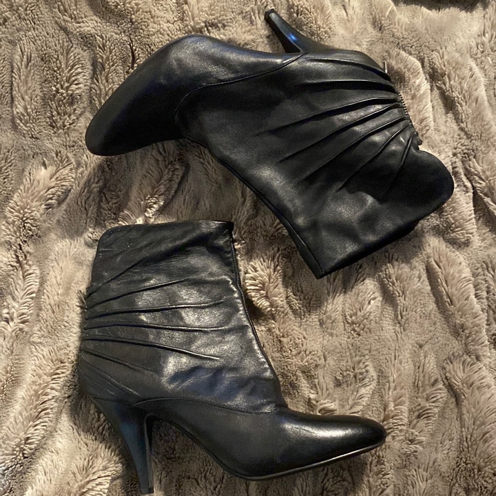 Nine West, black leather boot heel